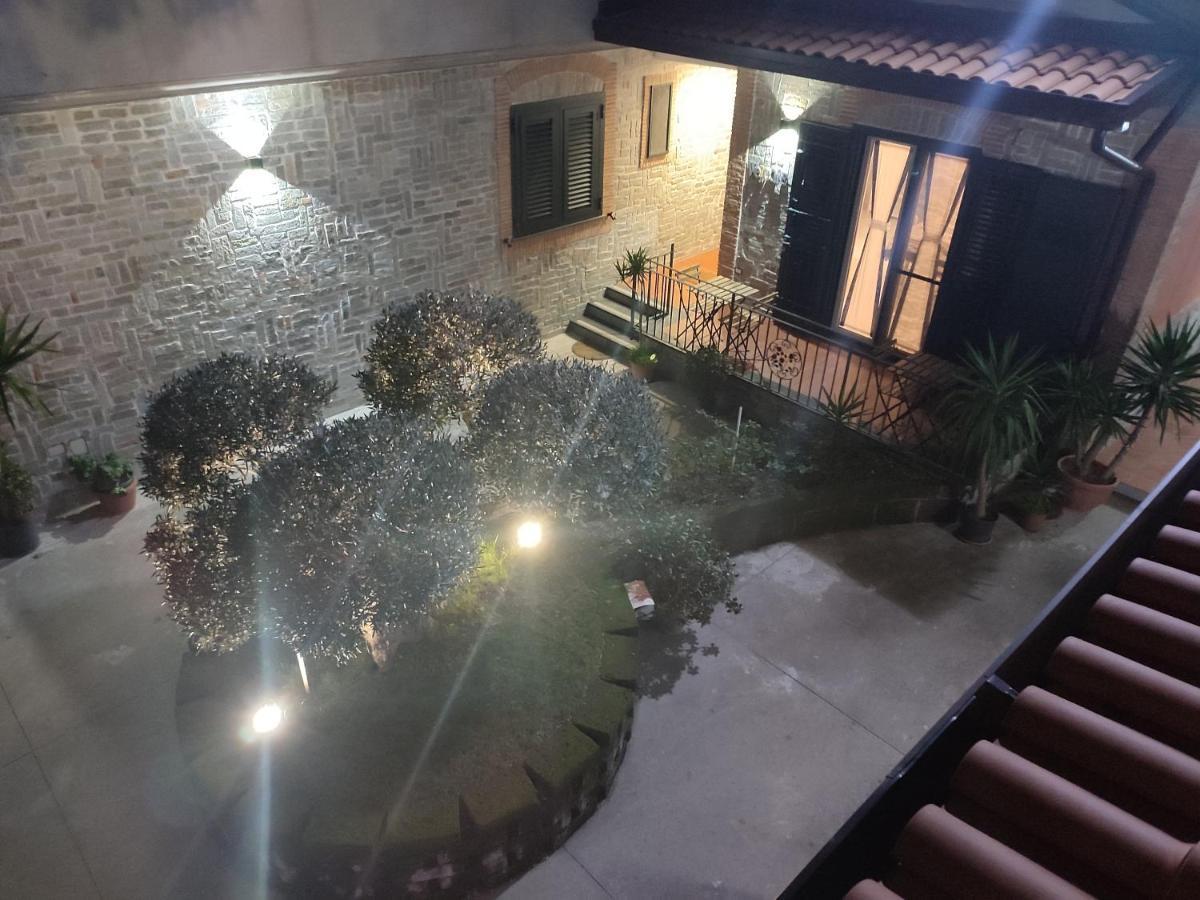 Midway House Italy Apartment Sant'Egidio del Monte Albino Exteriör bild