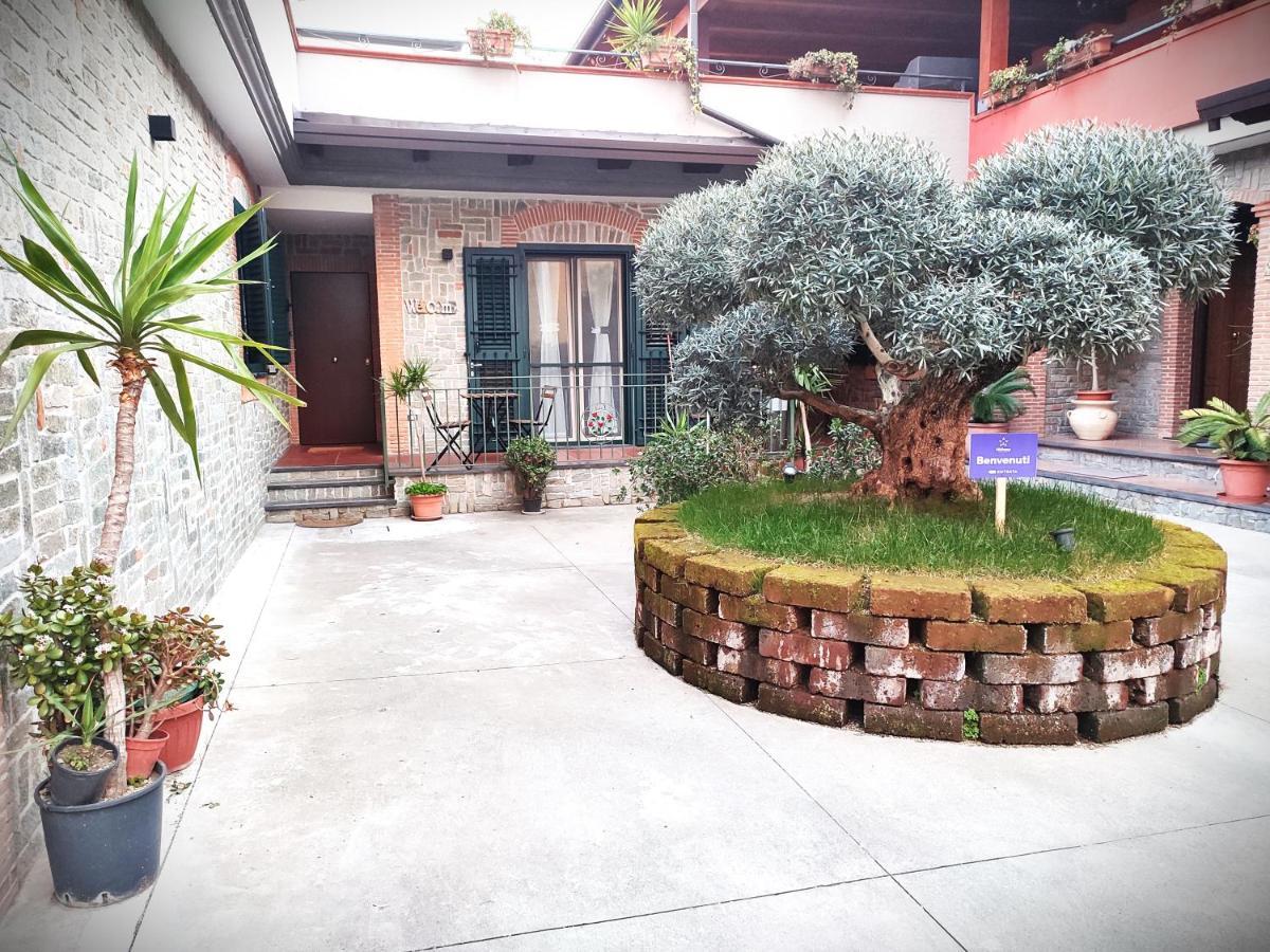 Midway House Italy Apartment Sant'Egidio del Monte Albino Exteriör bild